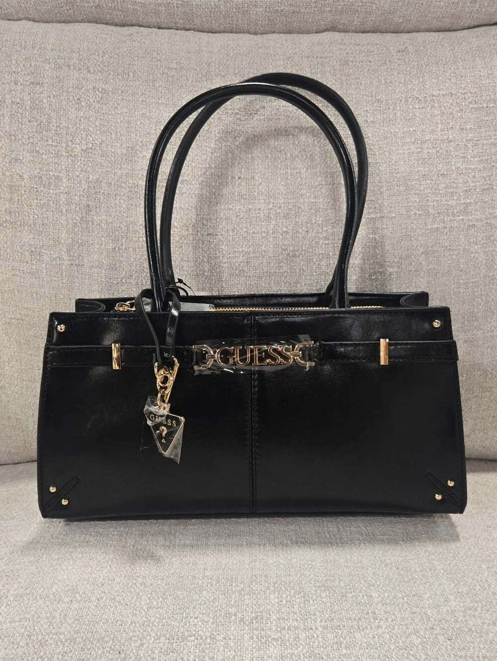 GUESS Black Shoulder Handbag